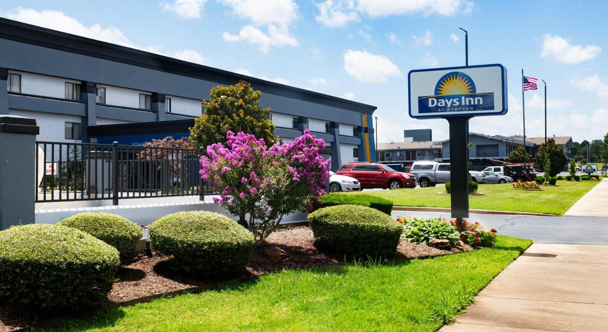 Days Inn By Wyndham Fort Smith Exteriör bild