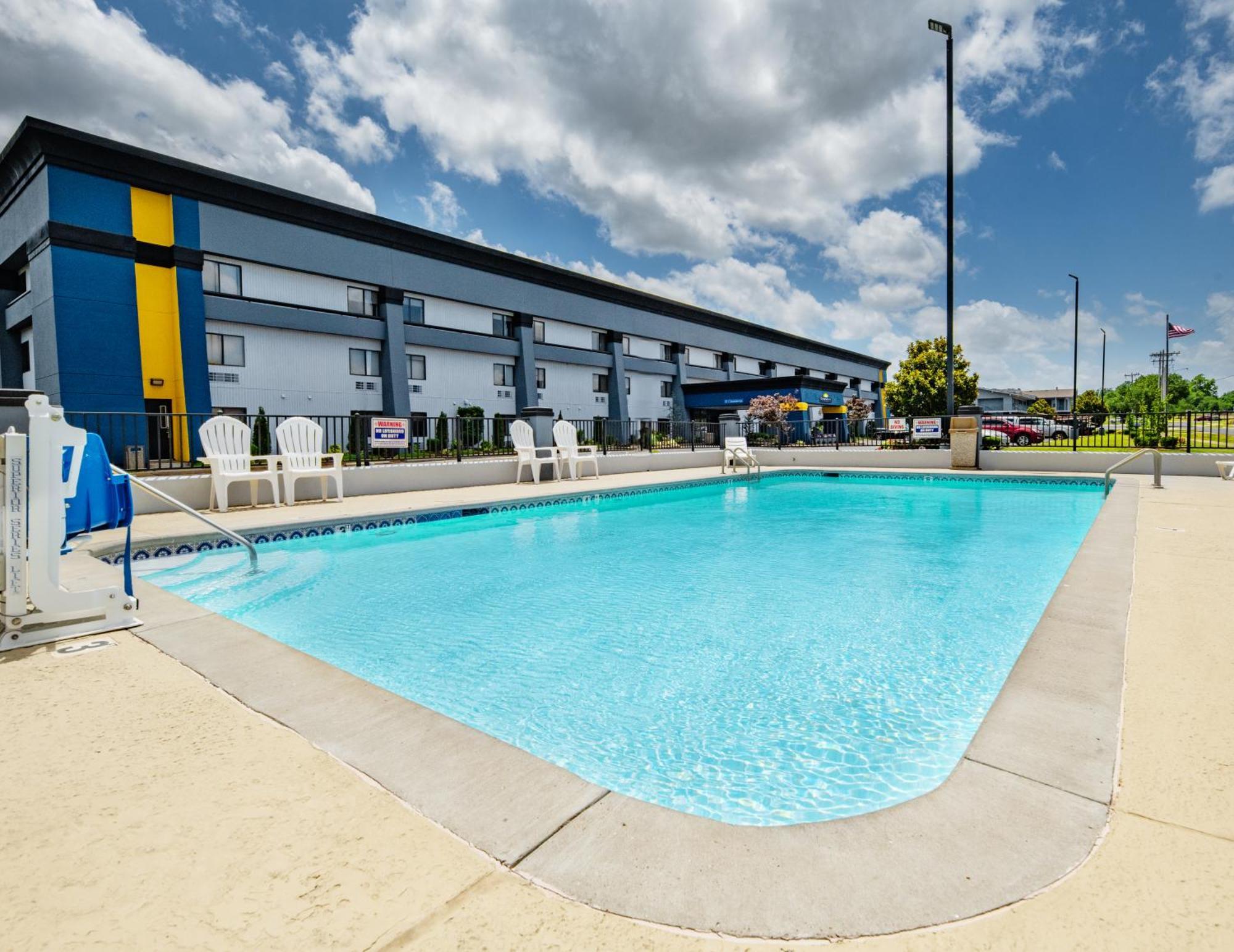 Days Inn By Wyndham Fort Smith Exteriör bild